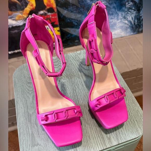 Anne Michelle Thrilling Barbie Pink Chain Link Platform Heels Size 7.5 - Picture 3 of 11